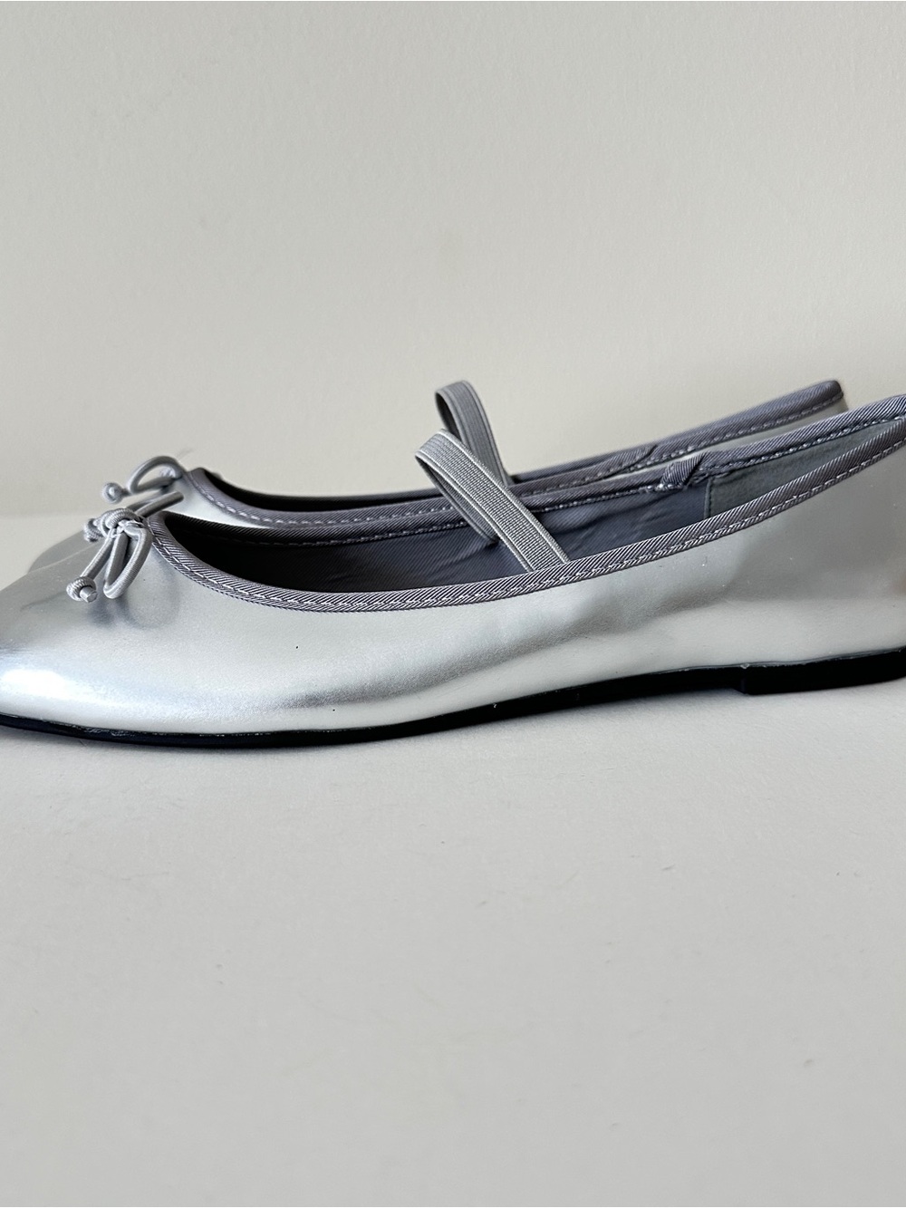 NEW Kenneth Cole Reaction Melrose Silver Metallic Square Toe Ballet Flats, Sz 8